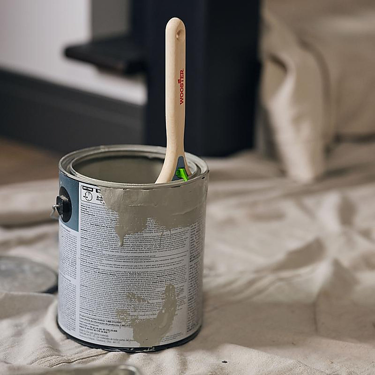 Wooster - 5301-2 1/2 - Hook and Hold 2-1/12 In. Soft Angle Trim Paint Brush