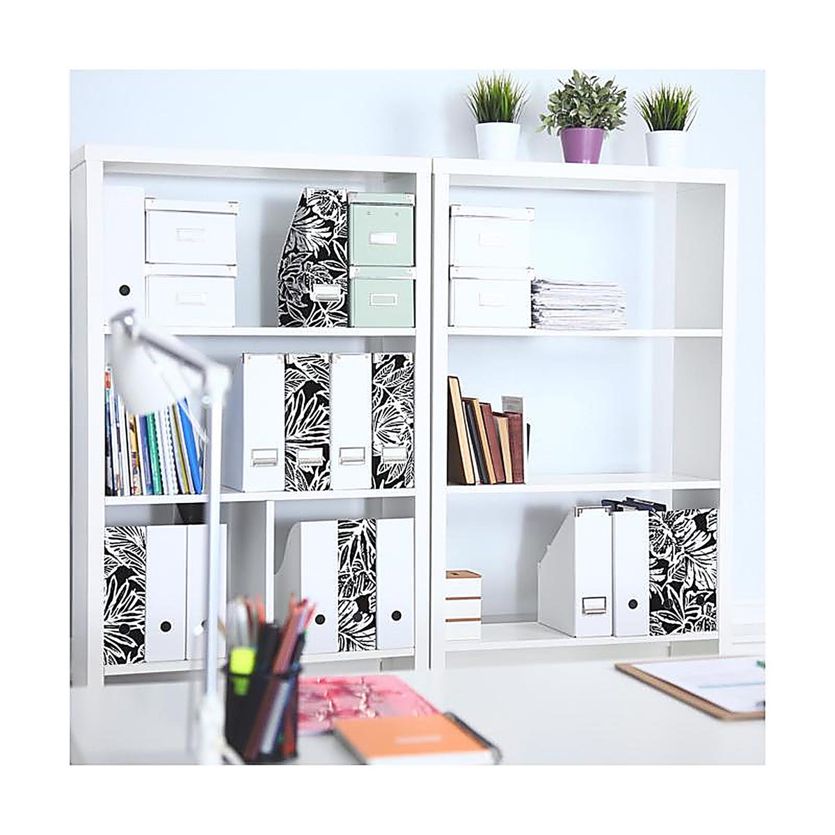 RoomMates - RMK11439WPZ - 20.5 In. W X 198 In. L Peel and Stick Wallpaper