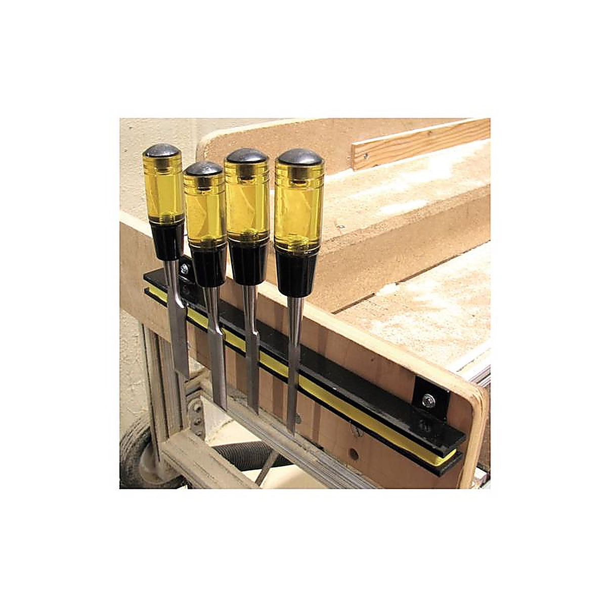 Master Magnetics 7661 24 in. Ceramic Magnetic Tool Holder 20 lb. pull 3.4 MGOe Black 1/pc.