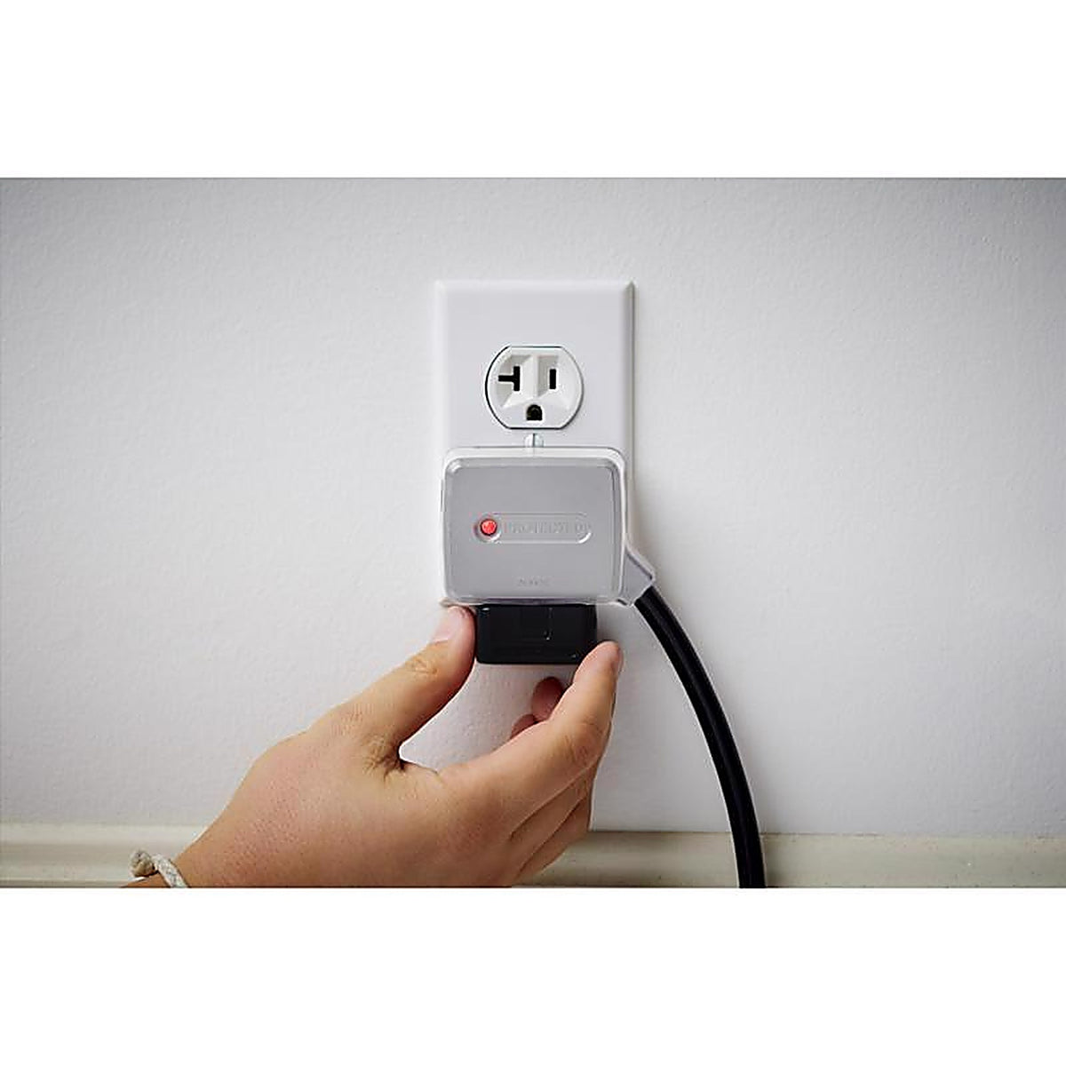 Charg - BE037680000547 - 10 Ft. L 6 Outlets Power Strip w/Surge Protection Black 1000 J