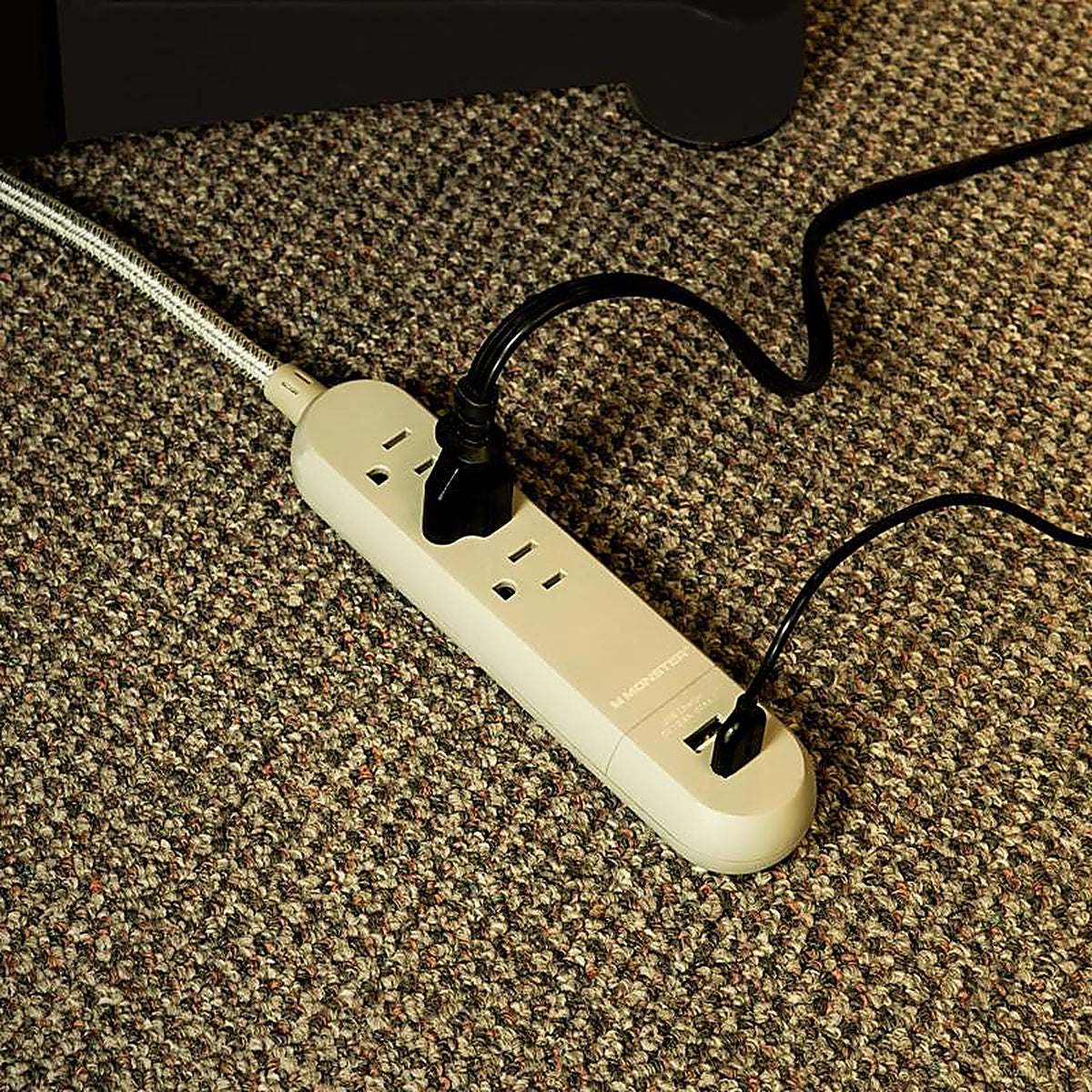 Monster - 1712 - 4 Ft. L 3 Outlets Power Strip with USB Ports Gray