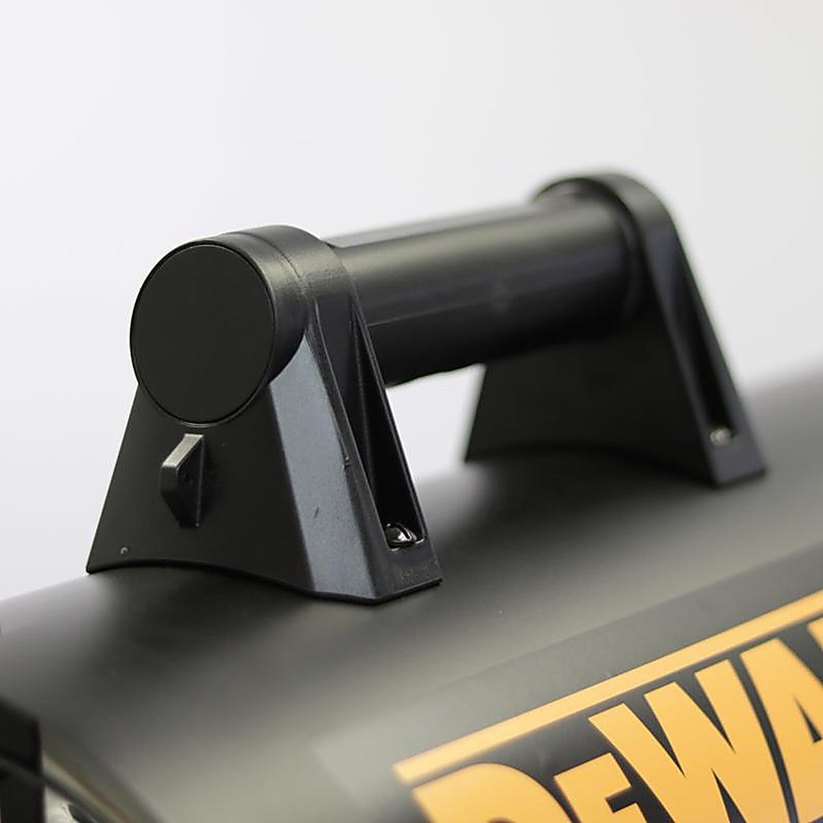 DeWalt F340751 60000 Btu/h 1500 sq ft Forced Air Propane Portable Heater