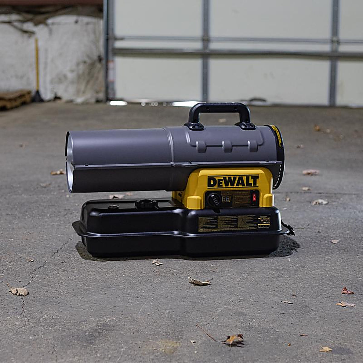 DeWalt F340761 75,000 Btu/h 1750 sq ft Forced Air Kerosene Heater