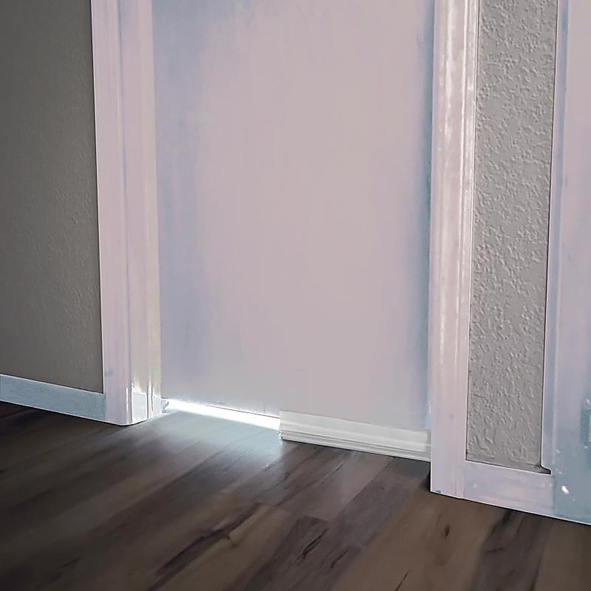 M-D - 43398 - Building Products Cinch White Vinyl Door Bottom for Doors 32 In. L X 1.38 In.