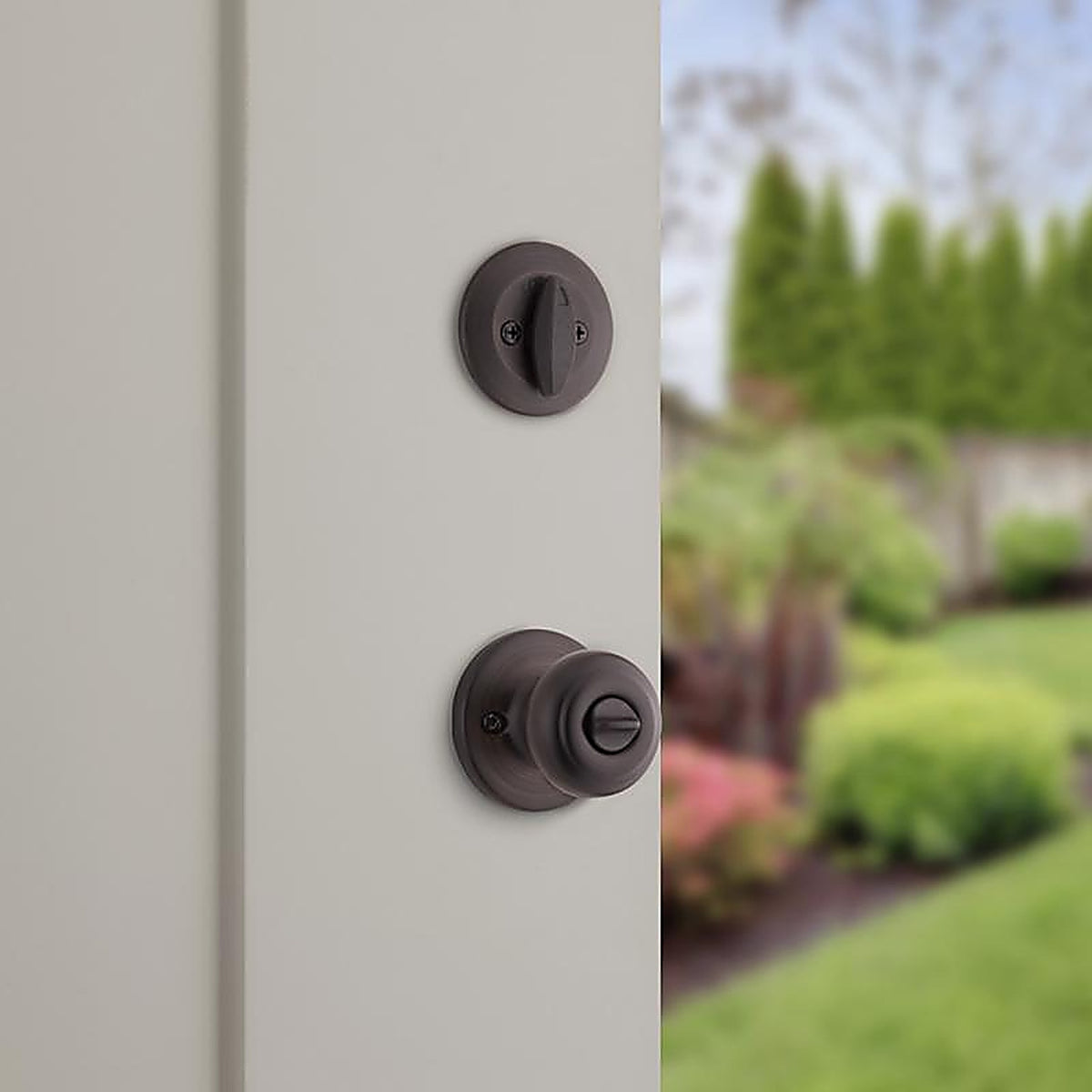 Kwikset - 96900-421 - Smartkey Security Cove Venetian Bronze Deadbolt and Entry Door Knob Kw1 2-3/4 In.