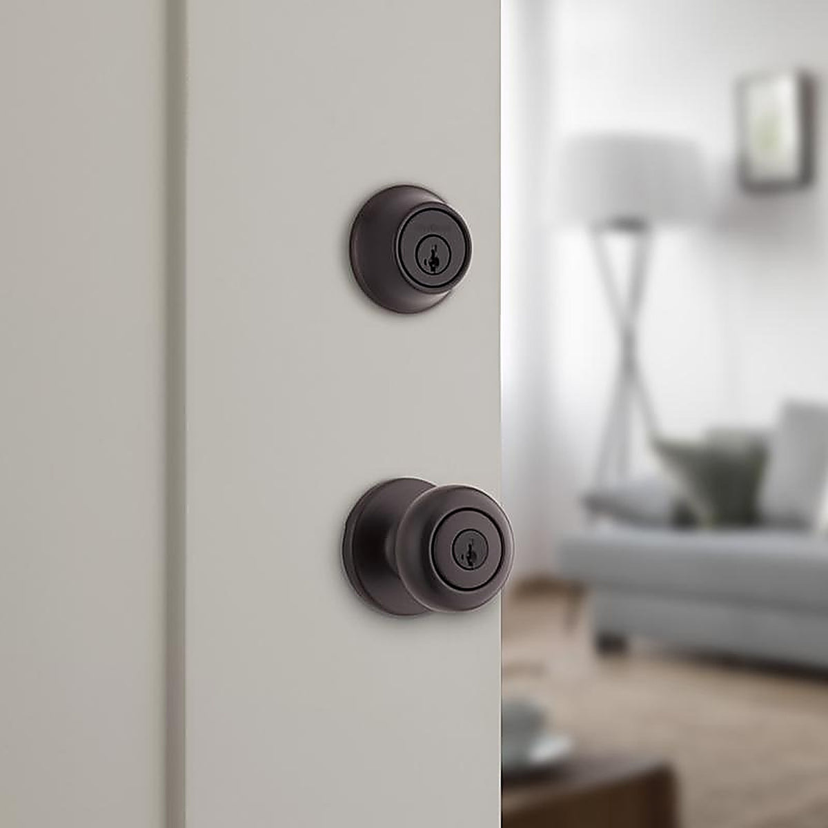 Kwikset - 96900-421 - Smartkey Security Cove Venetian Bronze Deadbolt and Entry Door Knob Kw1 2-3/4 In.
