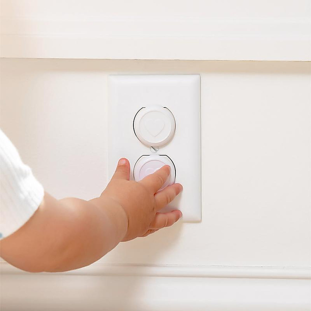 Regalo - 6100 W - White Plastic Outlet Safety Plugs 24 Pack