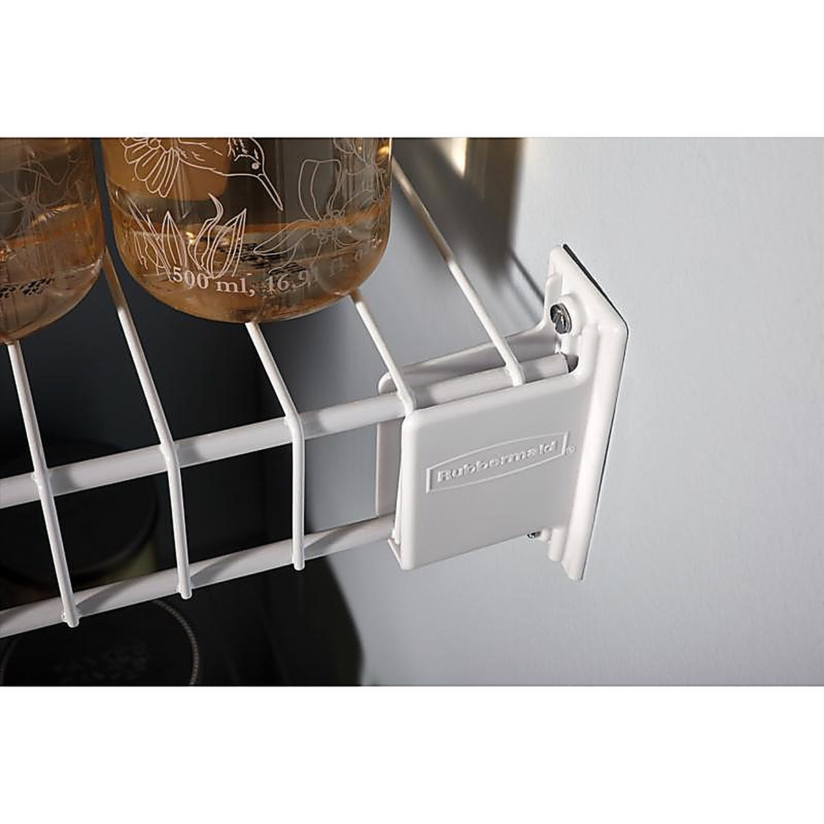 Rubbermaid - FG3D32LWWHT - 16 In. H X 12 In. W X 2.9 In. L Metal Free Slide Fast Set Wall/End Bracket