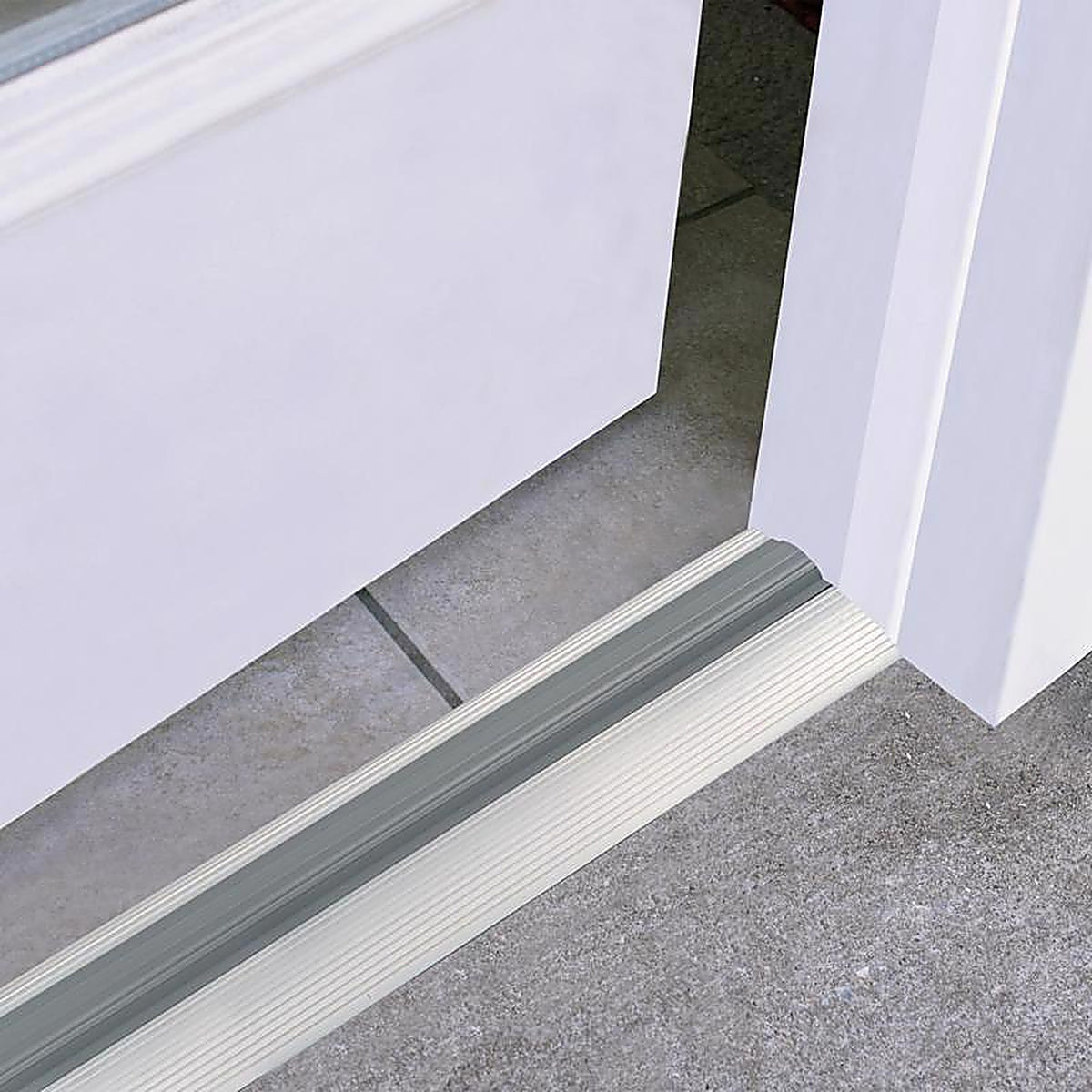 M-D 8748 0.75 H x 3 in. W x 36 in. L Mill Aluminum Low Threshold Metallic