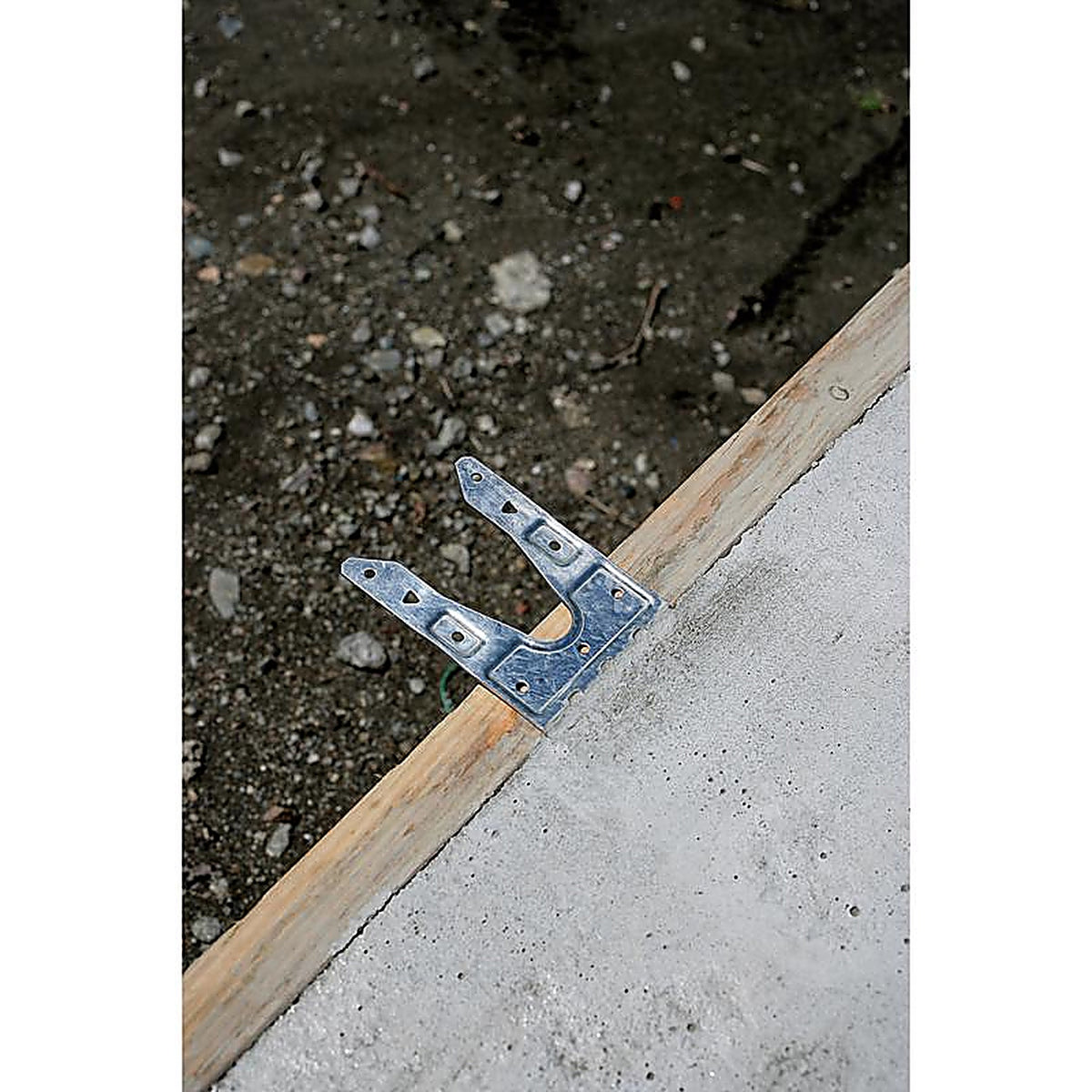 Simpson Strong-Tie - MASAZ - Zmax 8.25 In. H X 3 In. W 16 Ga. Steel Mudsill Anchor
