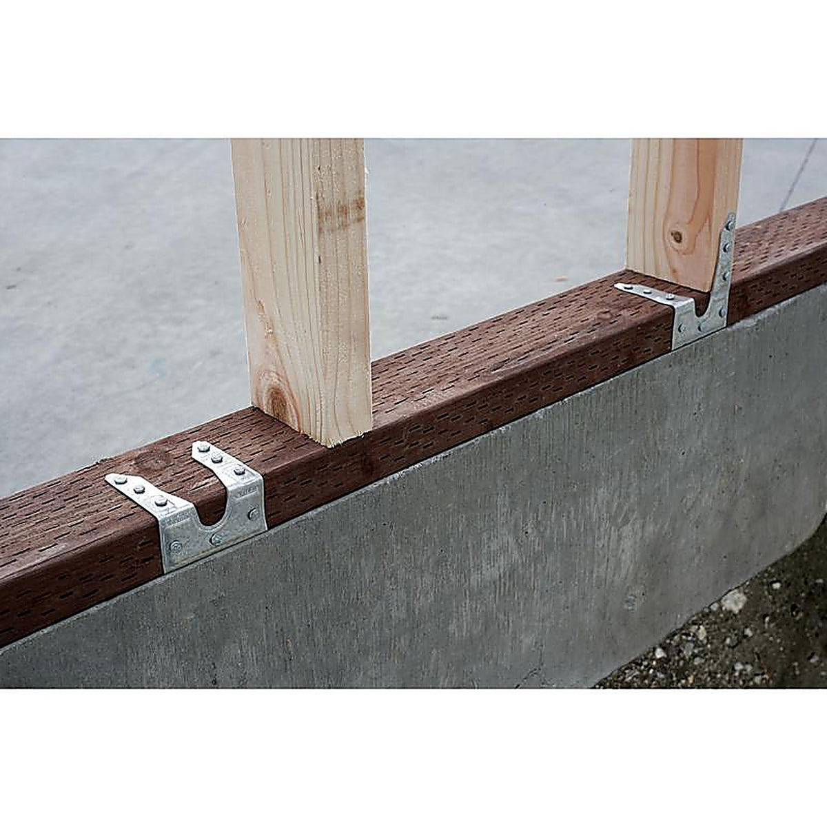 Simpson Strong-Tie - MASAZ - Zmax 8.25 In. H X 3 In. W 16 Ga. Steel Mudsill Anchor