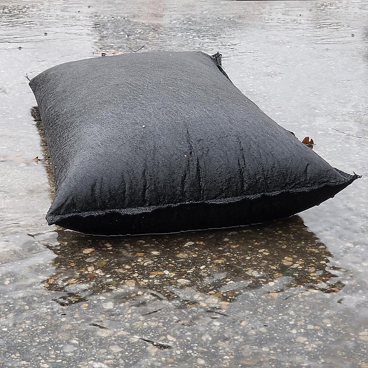 Quick Dam - QD1224-6ES - Flood Bags 3.5 In. H X 12 In. W X 24 In. L Sandless Sandbags 6 Pack