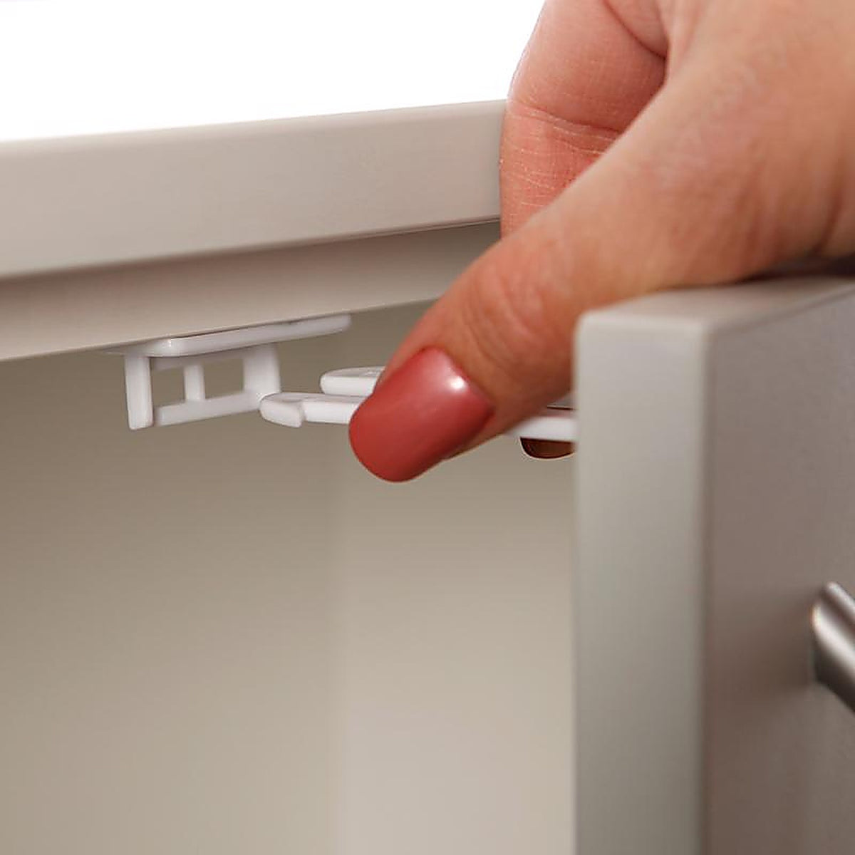 Dreambaby L112 White Plastic Twin Pin Latches 2/Pack