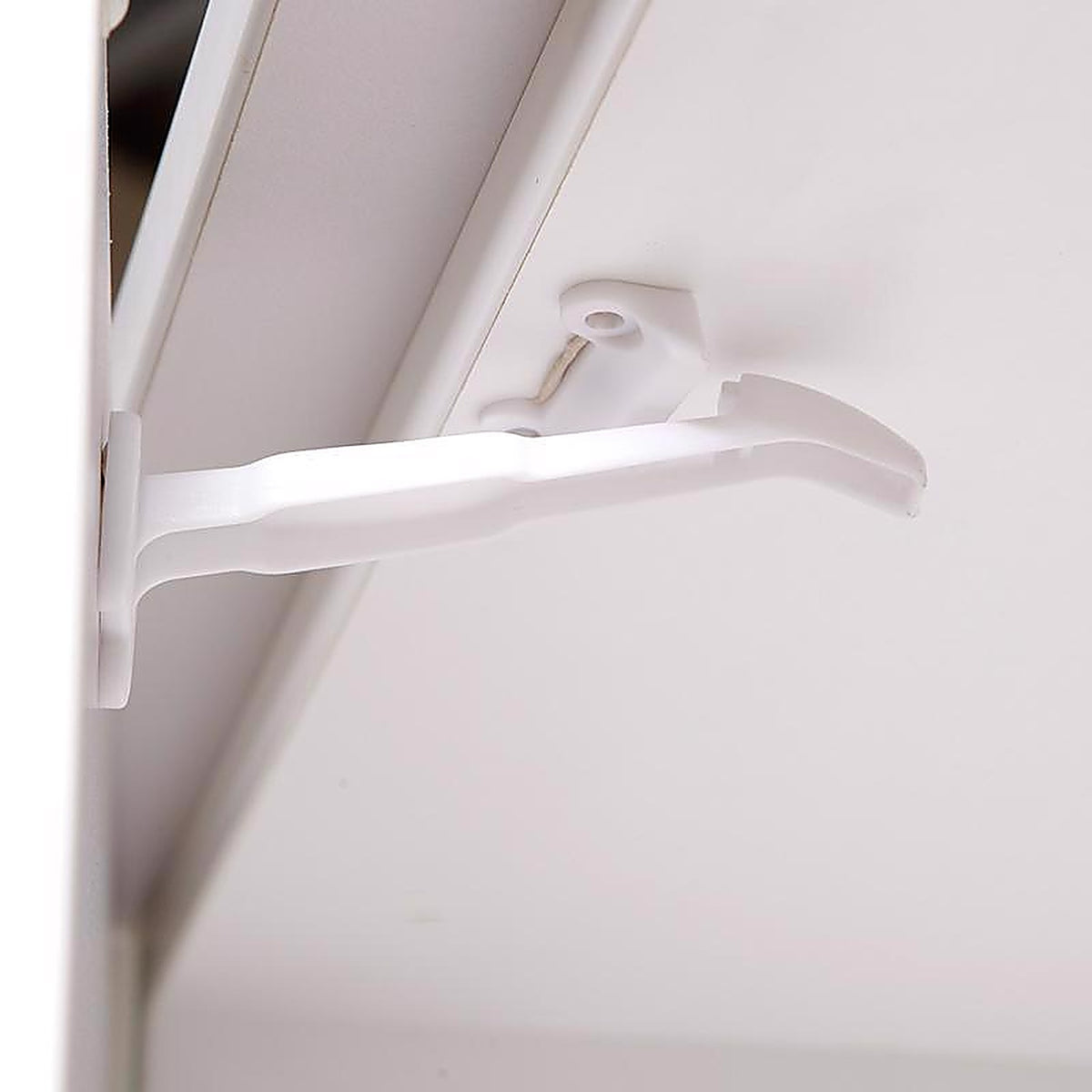 Dreambaby L1404A White Plastic Cabinet Catches 7/Pack
