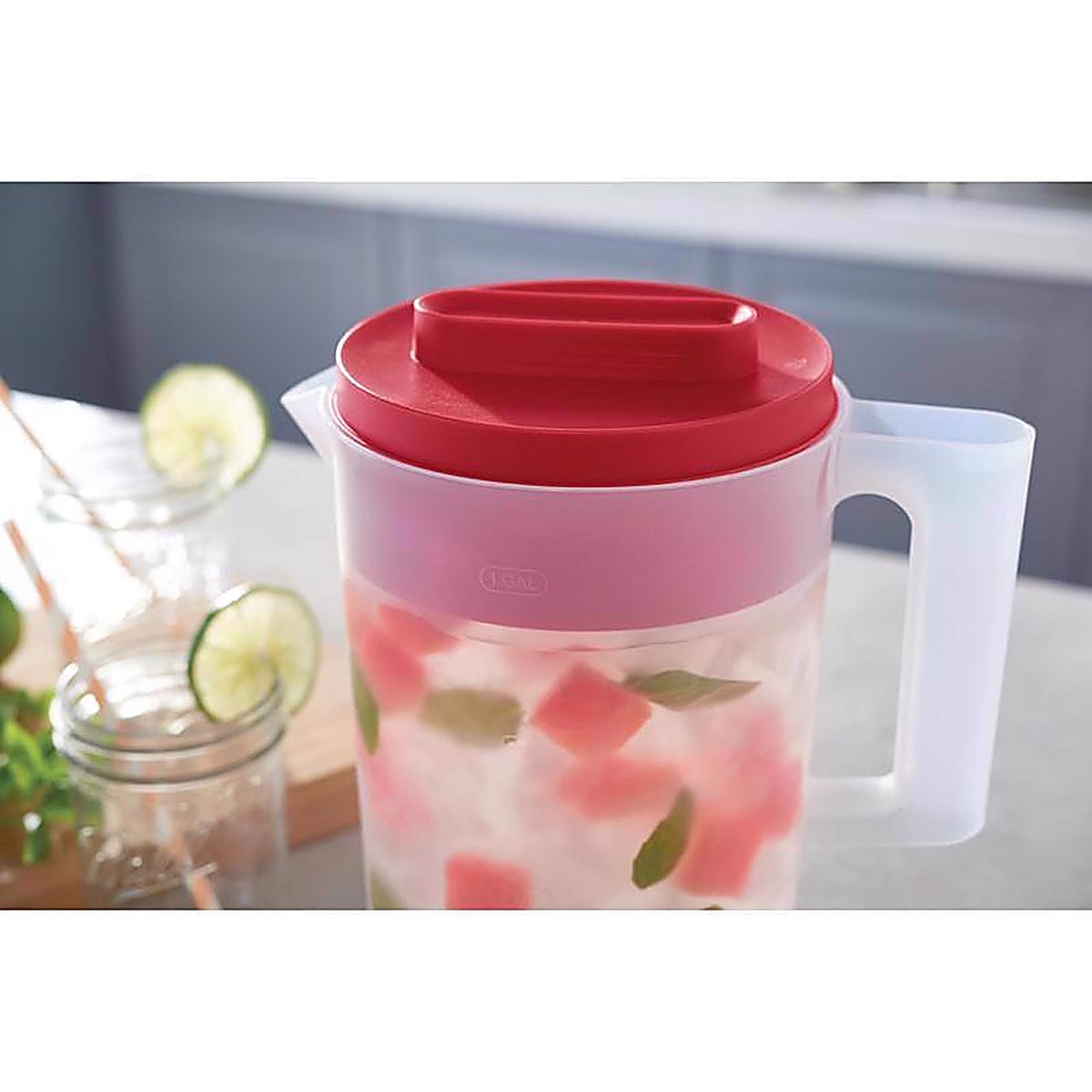 Rubbermaid 2122590 Simply Pour 1 gal Clear/Red Pitcher Plastic