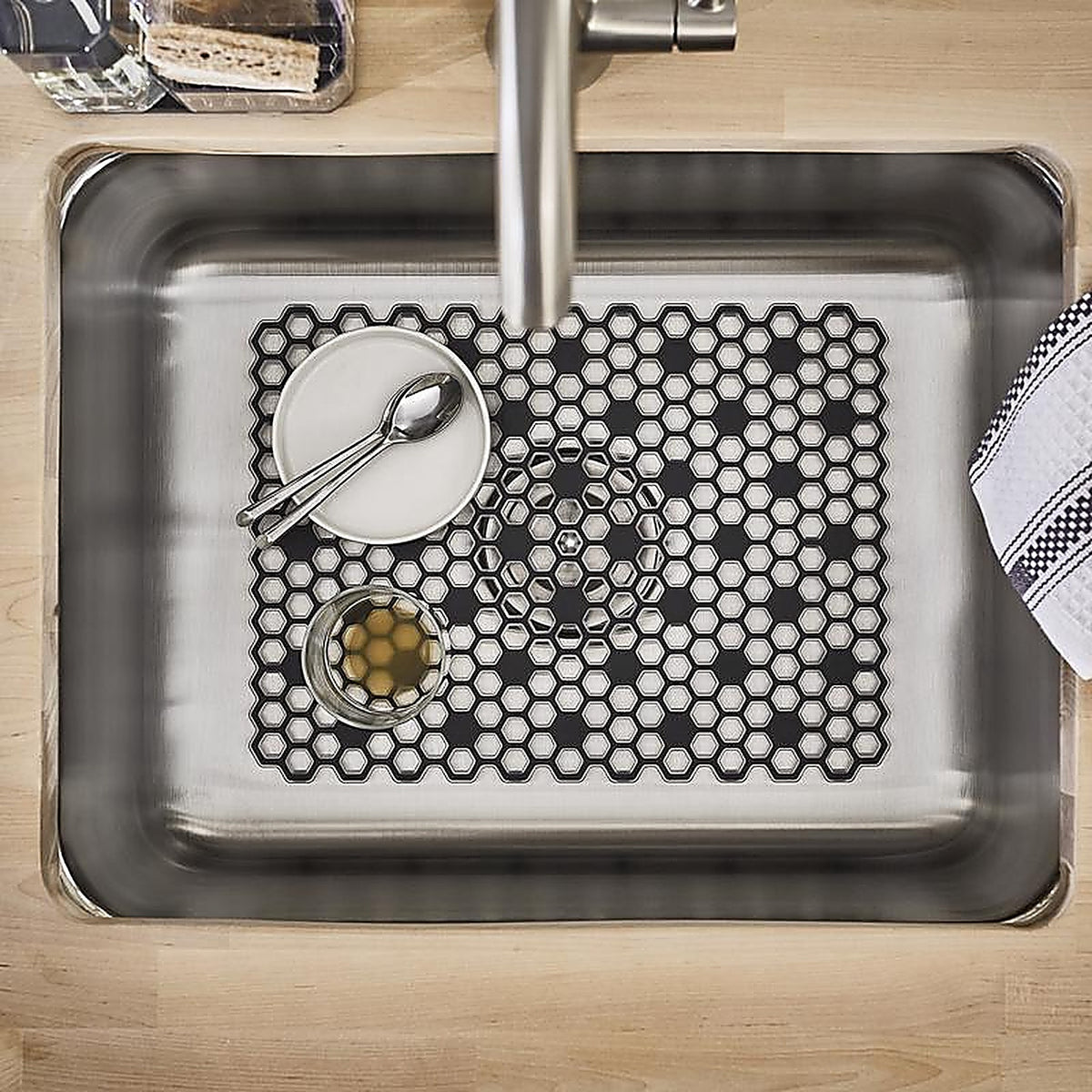 Spectrum - A33112 - Hexa 16 In. L X 0.5 In. W X 11.75 In. H Plastic Sink Mat