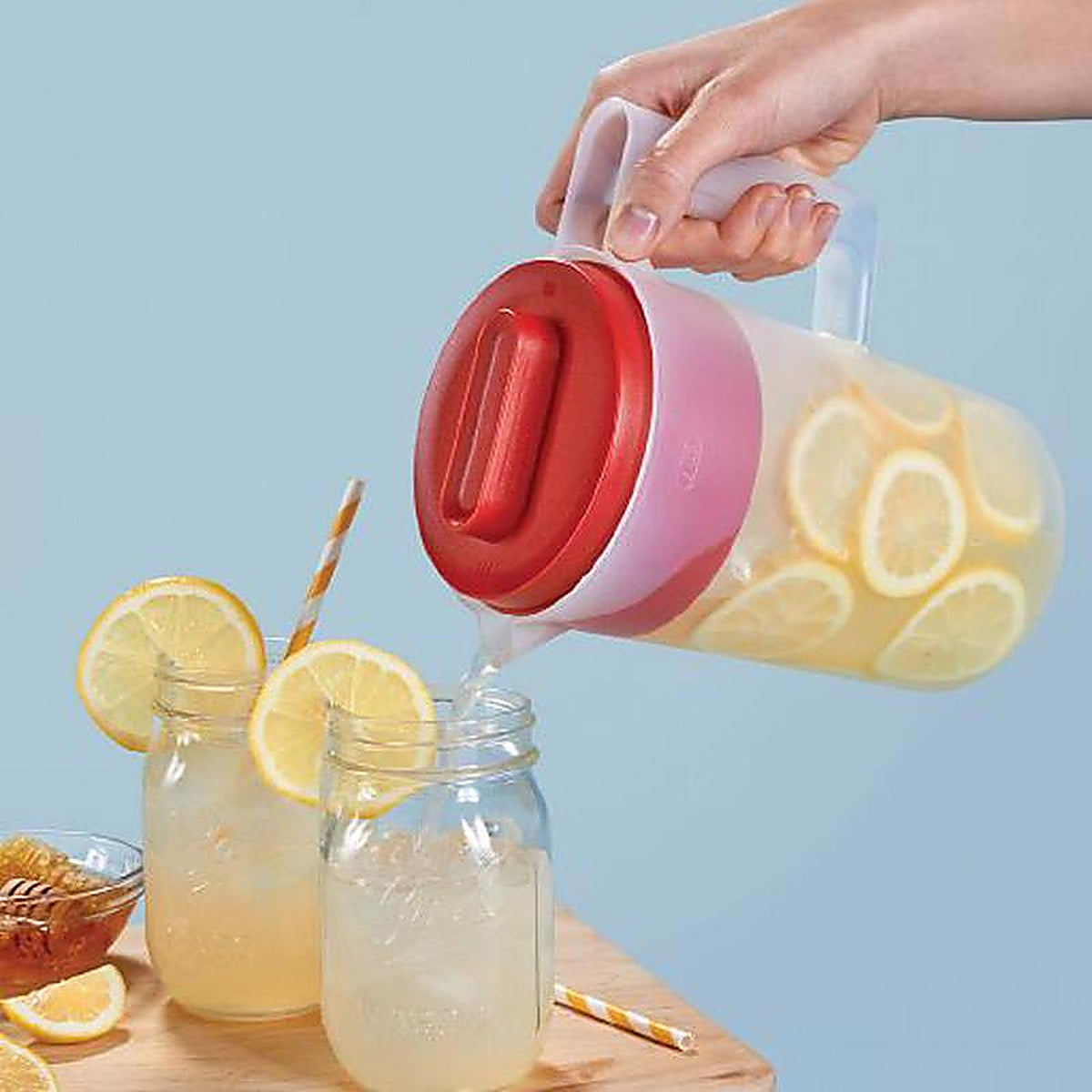 Rubbermaid 2122587 64 oz Pitcher Plastic