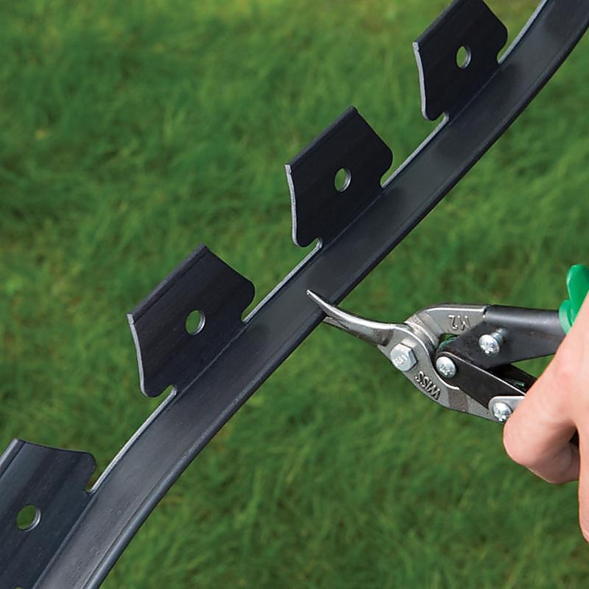 Easy Track 3000-20-6 EasyFlex 20 ft. L Plastic Black Landscape Edging Kit