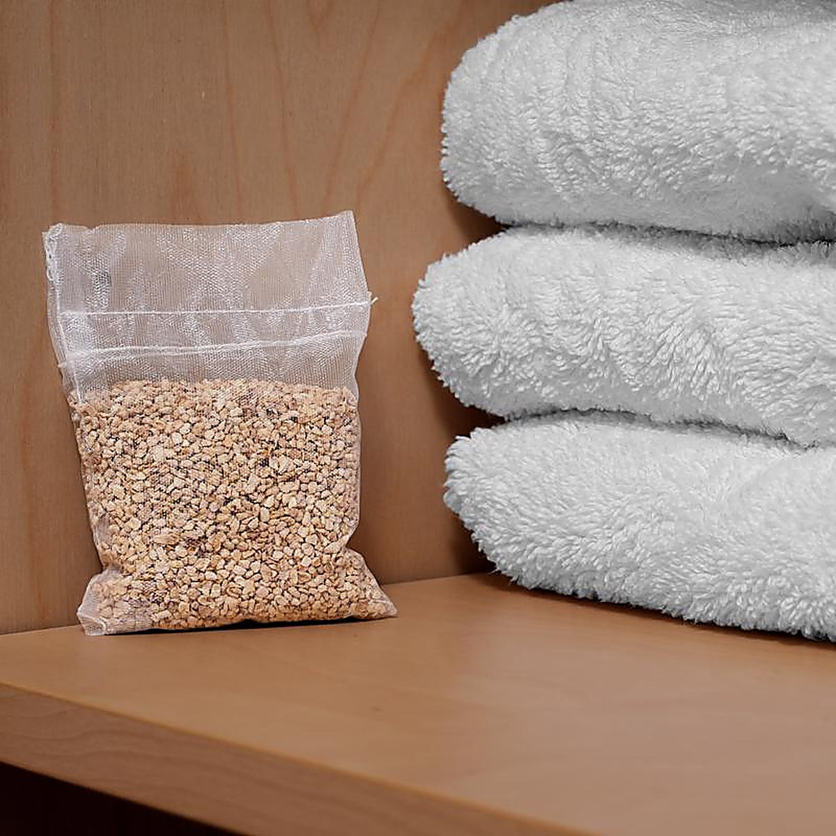 Victor - M805 - Scent-Away Animal Repellent Pouch for Rodents 5 Pack