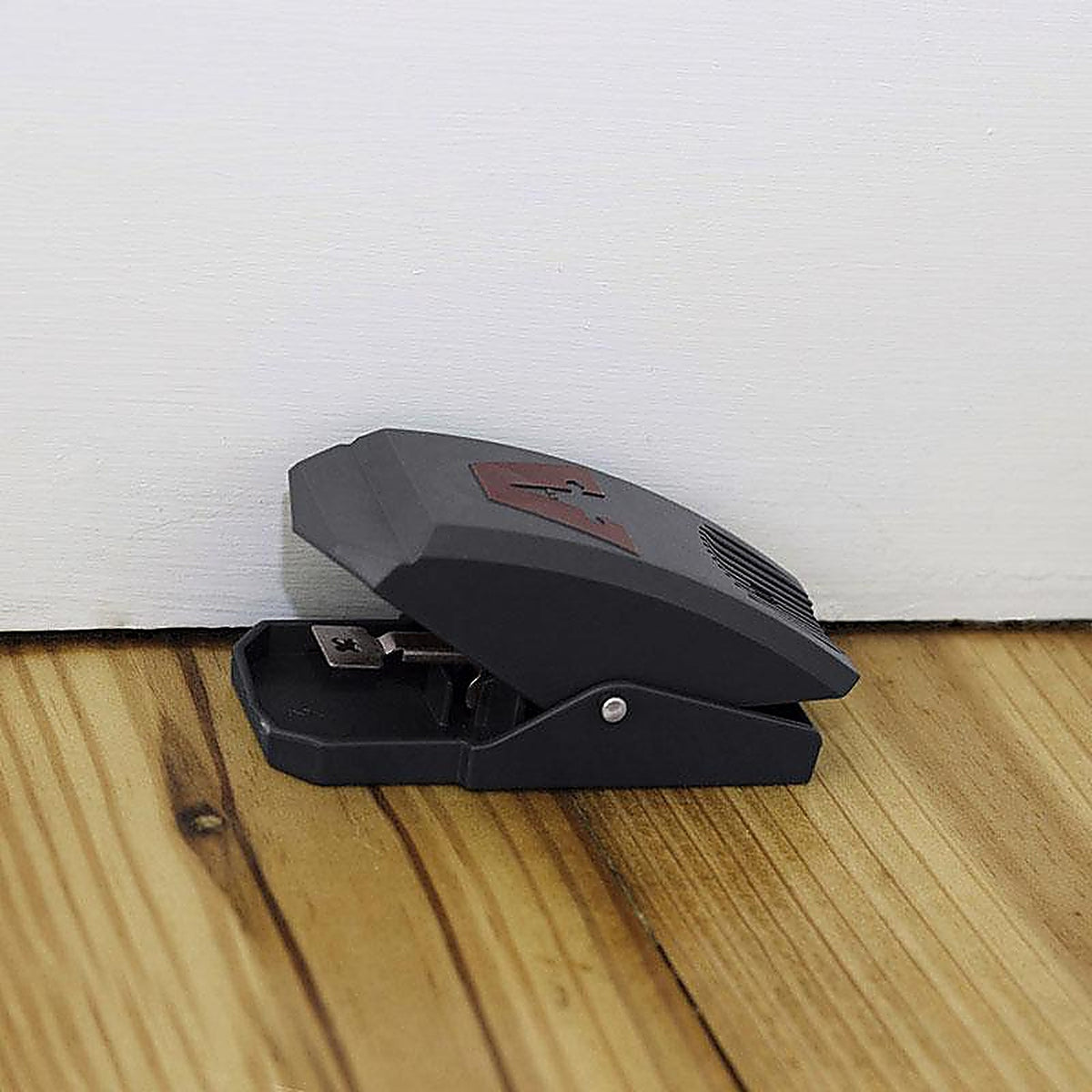 VICTOR M137 Victor Quick-Set Snap Trap For Mice 2 pk