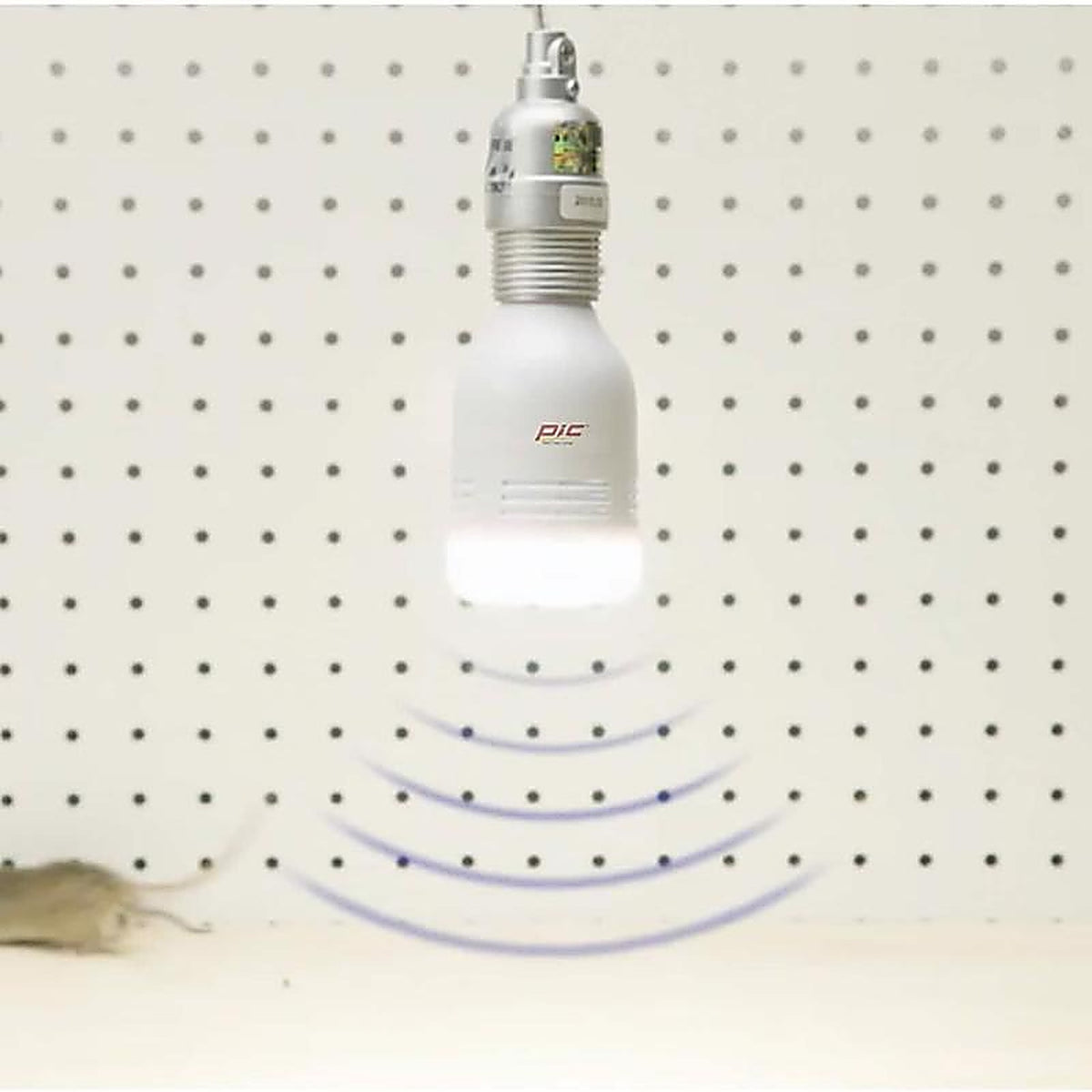 Pic - LED-RR - Plug-In Electronic Pest Repeller for Rodents 1 Pack