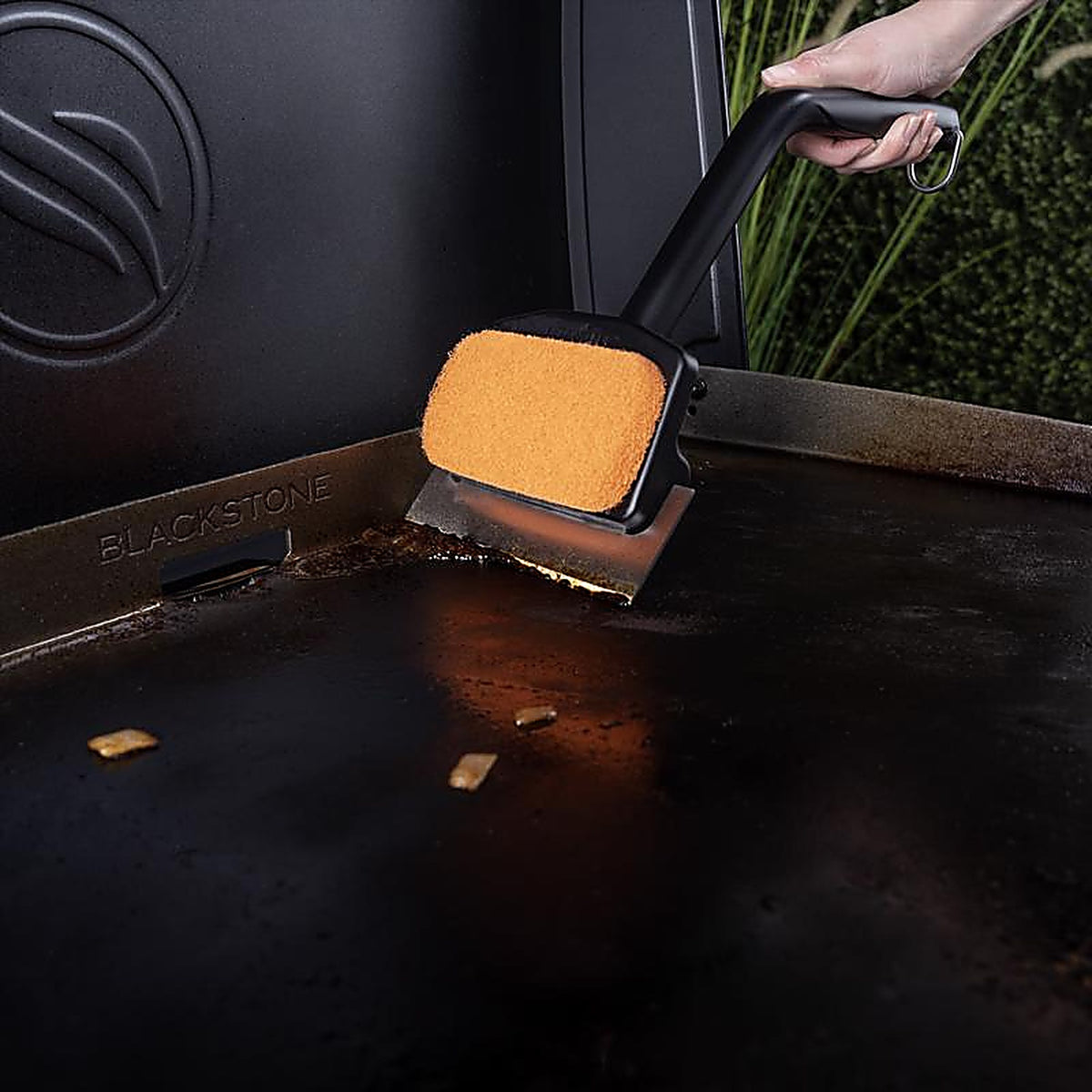 Blackstone - 5628 - Griddle Scraper 16 In. H X 6.75 In. L X 4 In. W 1 Each