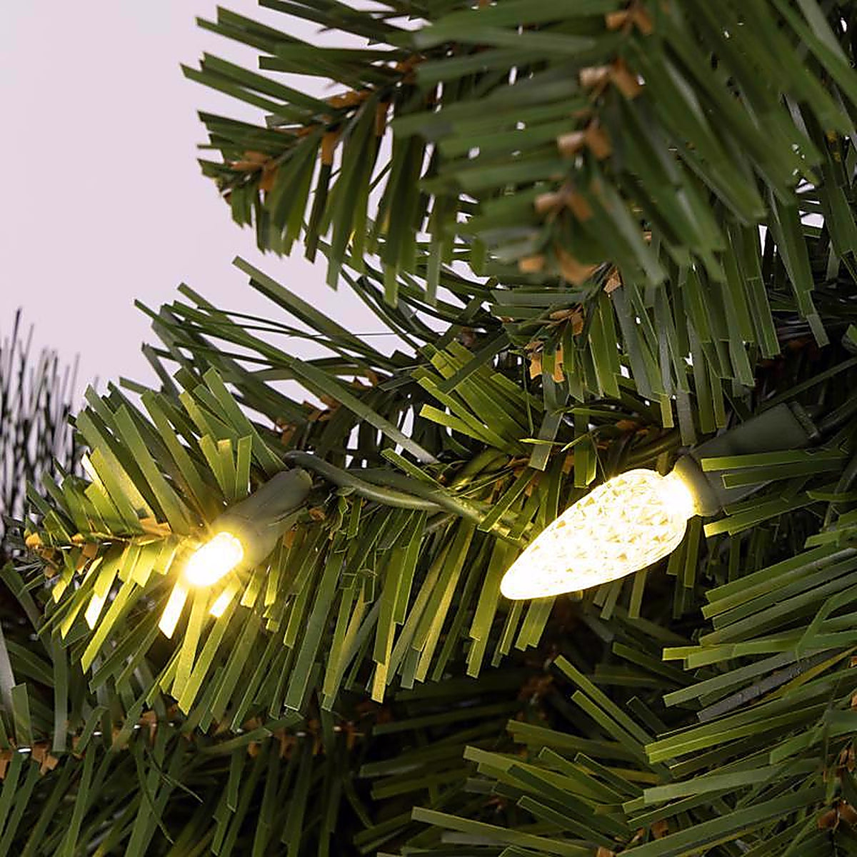 Celebrations MPWR-36-WAC6WWA 36 in. Dia. LED Prelit Mixed Pine Christmas Wreath