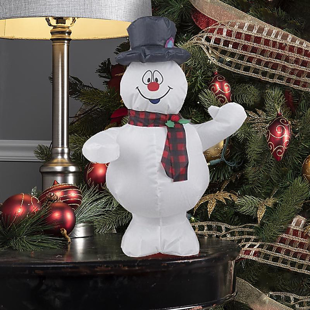 Warner Brothers - 113835 - Airdorables White Frosty Inflatable 22 In.