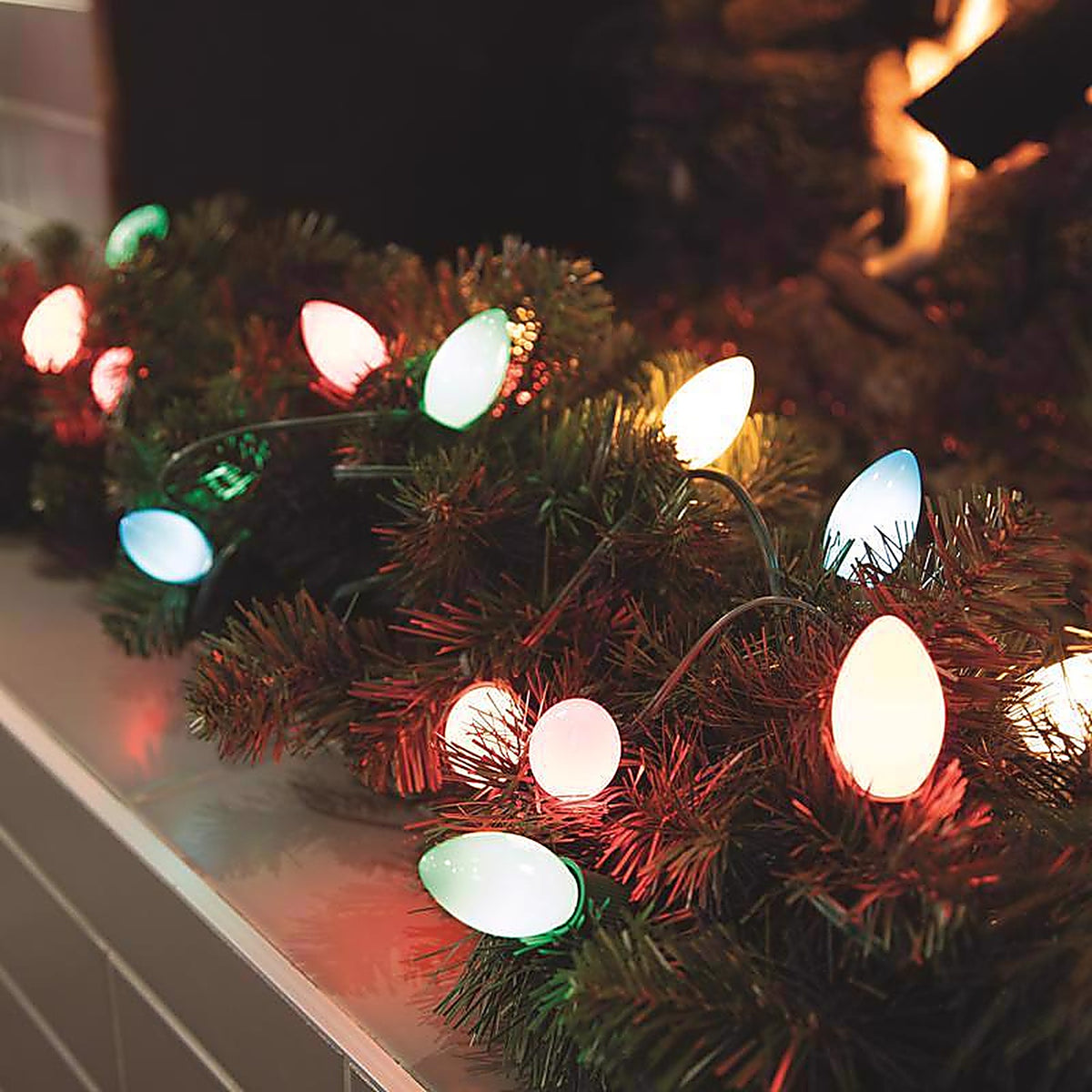 Celebrations - RC925OMUA - Classic LED C9 Multicolored 25 CT String Christmas Lights 24 Ft.
