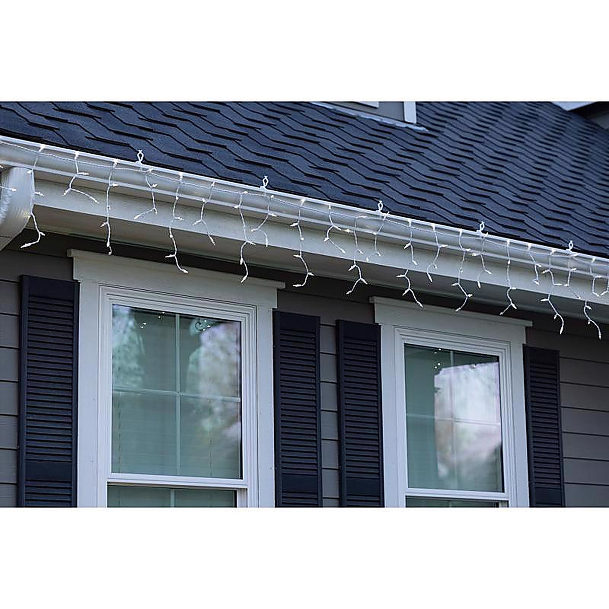 Celebrations - RIC300PWA - Classic LED T5 Pure White 300 CT Icicle Christmas Lights 19.6 Ft.