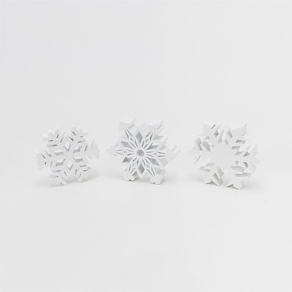 Gerson - 2692400 - White Holiday Snowflakes Ornaments